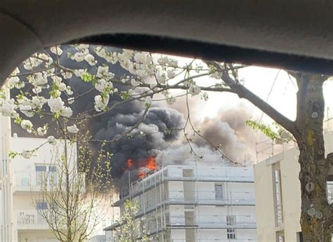 explosion sur le toit.